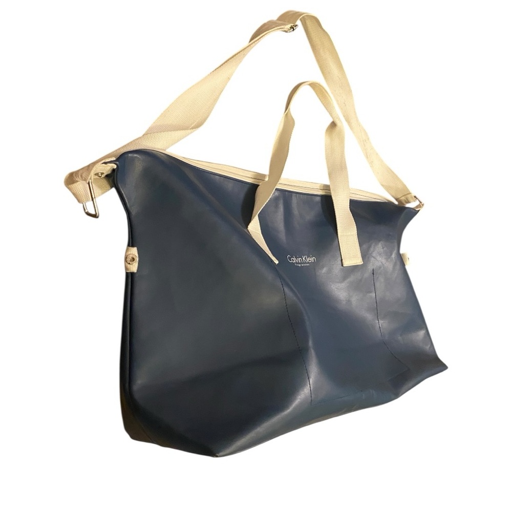 Calvin Klein Blue and White Large Weekender Duffle Bag waterproof beach tote - Picture 3 of 8